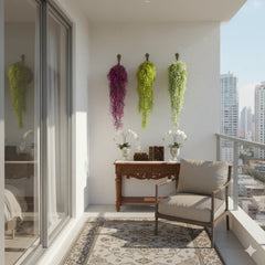 Planta Artificial Pendente de 80cm decorando parede com elegância.