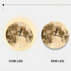 Relógio De Parede Decorativo Lua com LED ajustável, design elegante e moderno, ideal para decoração de sala, quarto e escritório.