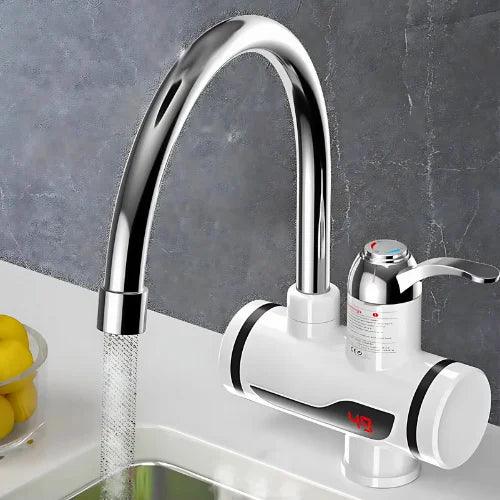Torneira elétrica digital para cozinha com display LED, aquecimento instantâneo e ajuste de temperatura.