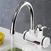 Torneira elétrica digital para cozinha com display LED, aquecimento instantâneo e ajuste de temperatura.