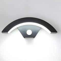 Comprar arandela de parede externa preta LED curva com sensor de movimento IP65 alumínio barato ou em promoção