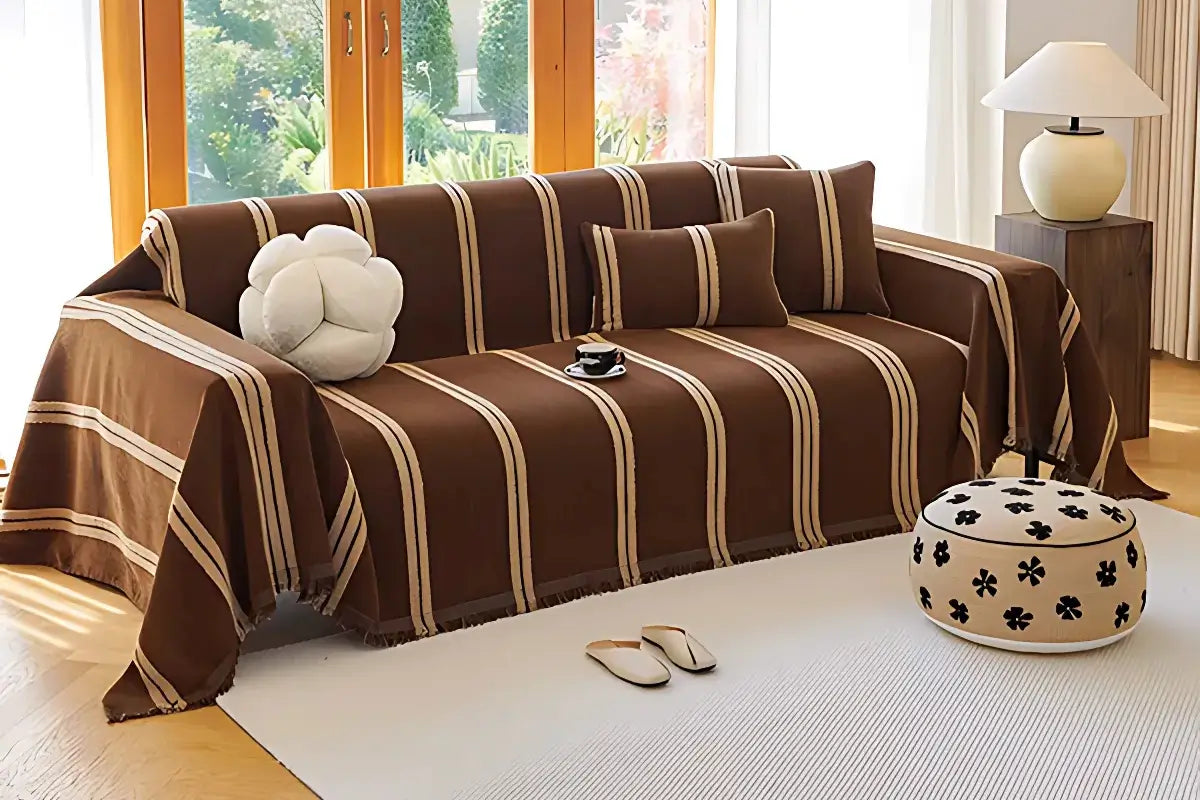 Manta sofa marrom: combinações de cores e estilos – Polideia