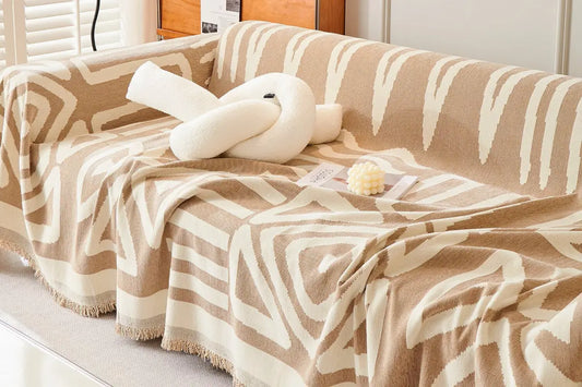 qual cor de manta combina com sofa cinza