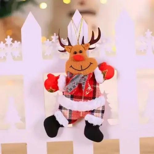 Enfeite de Natal em tecido com bonecos decorativos para árvore, incluindo Papai Noel e boneco de neve, ideal para criar uma atmosfera festiva.