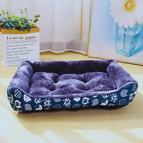 Cama Pet para Cachorros e Gatos de porte médio e grande, com lã macia e design ortopédico.