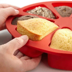 Descubra a praticidade da Forma de Bolo em Fatias Silicone - seguro, reutilizável e perfeito para suas receitas favoritas.