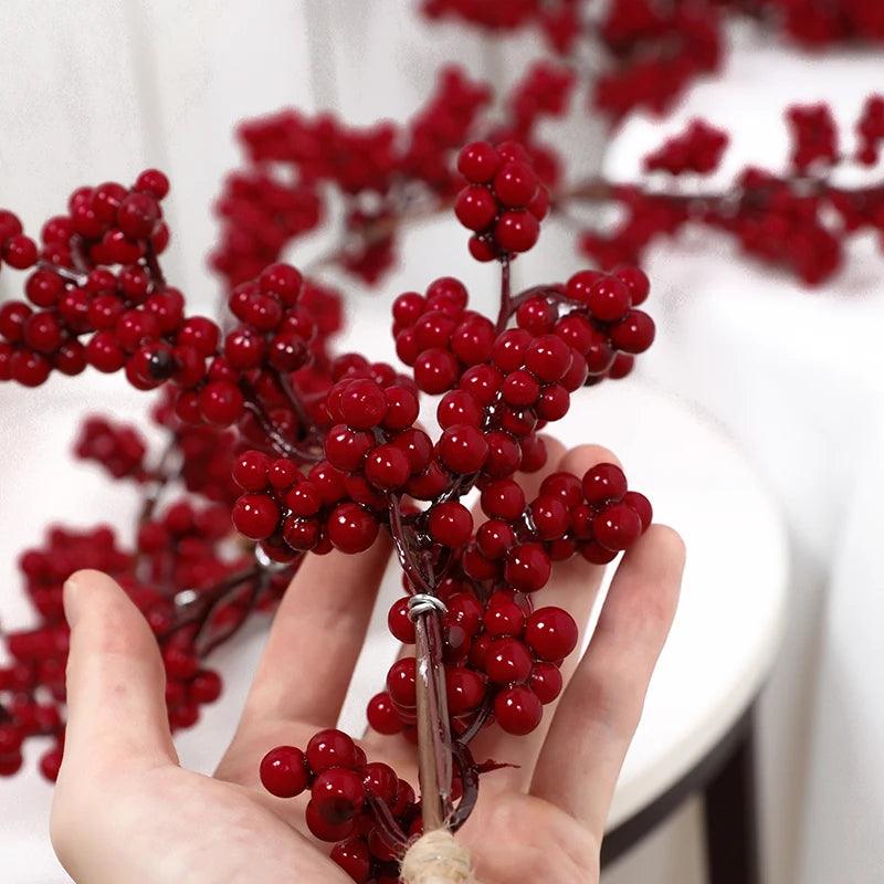 Guirlanda de galhos e frutas artificiais decorativas de 1,4 metros, ideal para decoração de Natal em portas e ambientes internos.