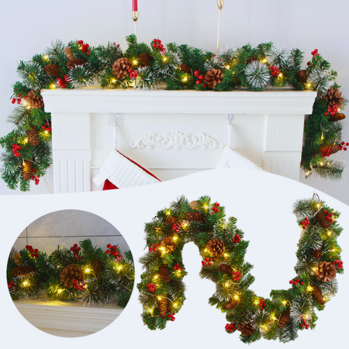 Guirlanda de Natal com pinhas realistas e luzes LED decorativas, perfeita para portas e lareiras, adicionando elegância à decoração.