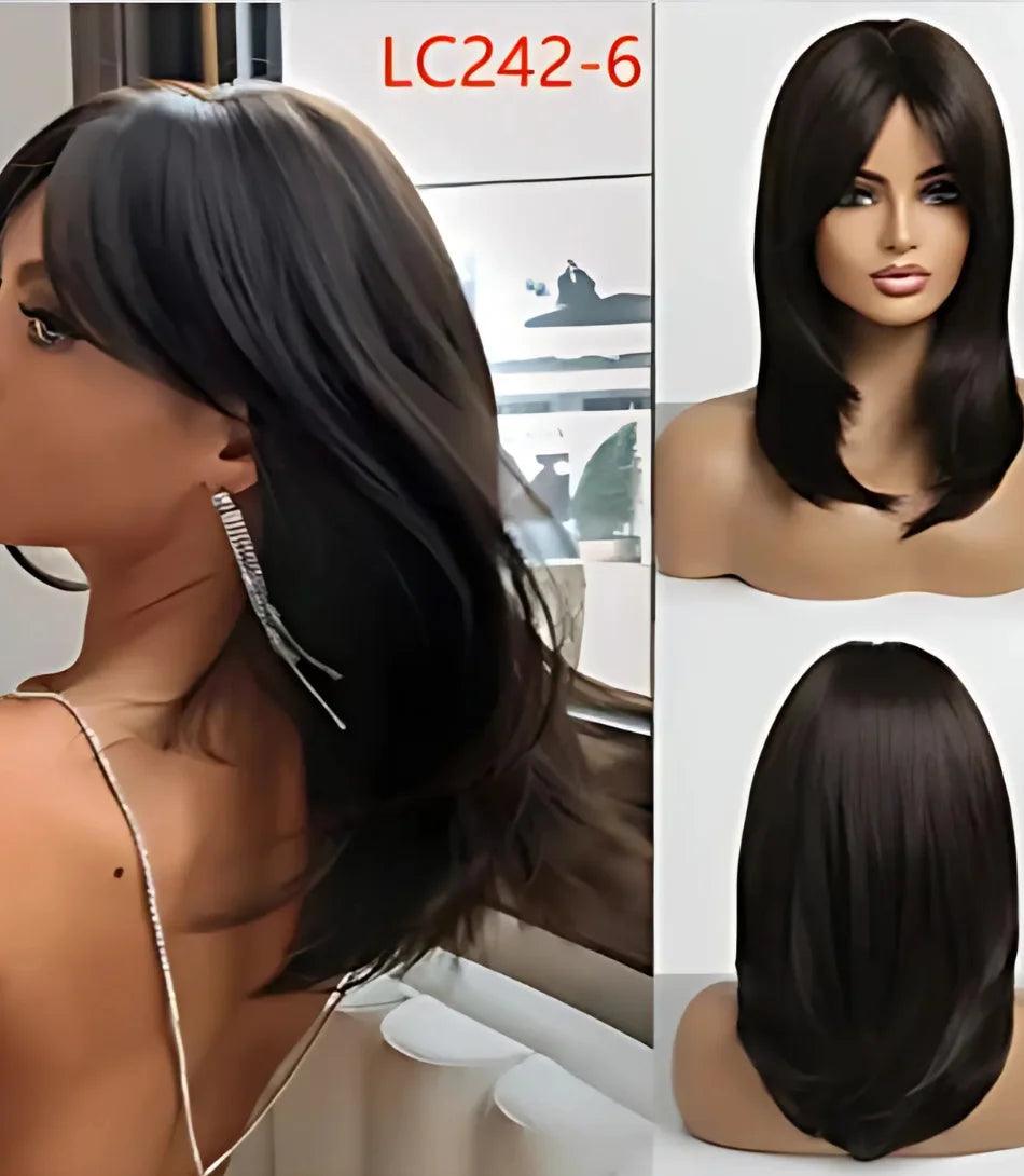 Peruca Lace Front média com franja e camadas naturais, fios premium ultra-realistas, ajuste confortável e resistência ao calor para um visual sofisticado.