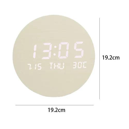 Relógio de Parede Madeira Vintage da Polideia com design rústico, acabamento detalhado e mecanismo silencioso, ideal para decoração sofisticada.