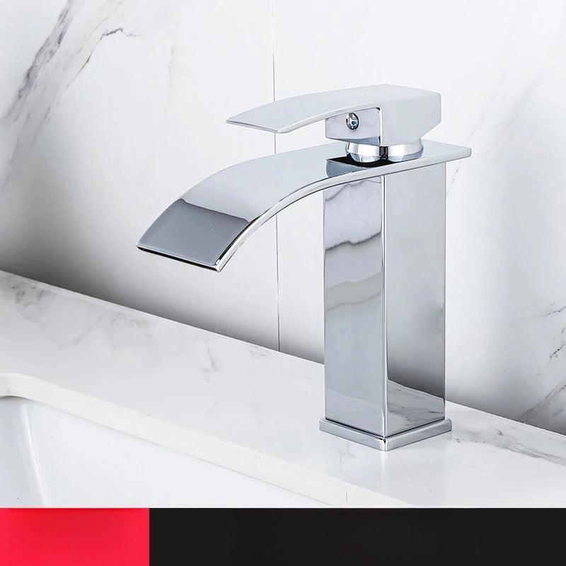 Torneria Lavabo Bancada Misturador: Durabilidade e elegância em seu banheiro. Compre agora e transforme sua rotina diária!