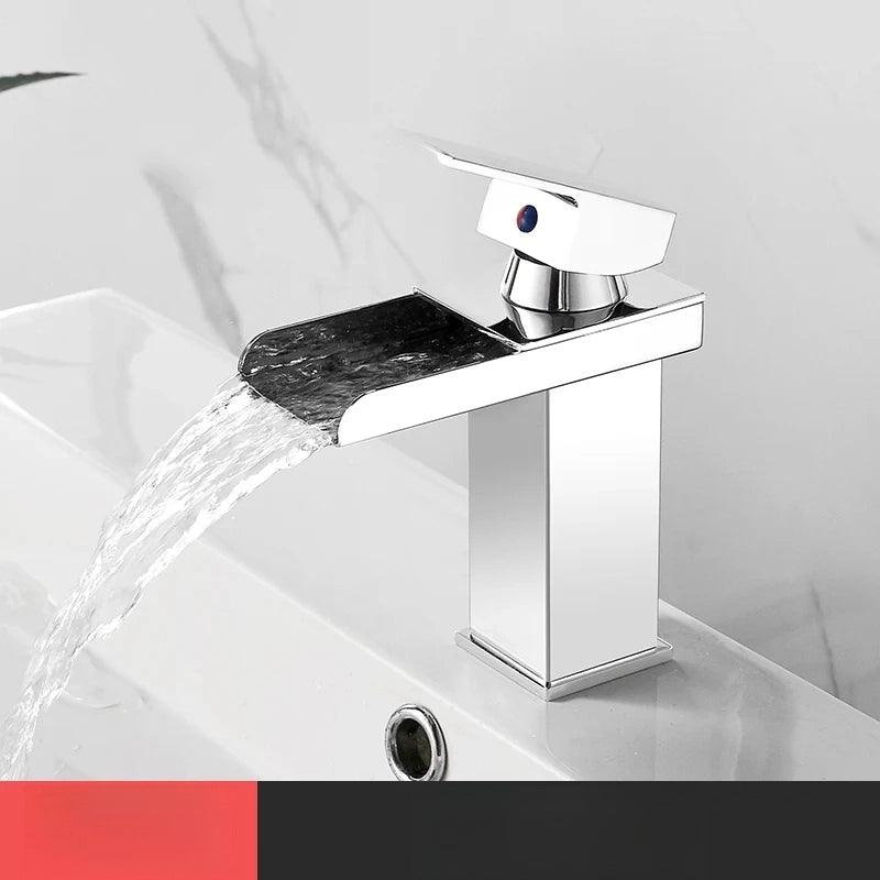 Torneria Lavabo Bancada Misturador: Durabilidade e elegância em seu banheiro. Compre agora e transforme sua rotina diária!