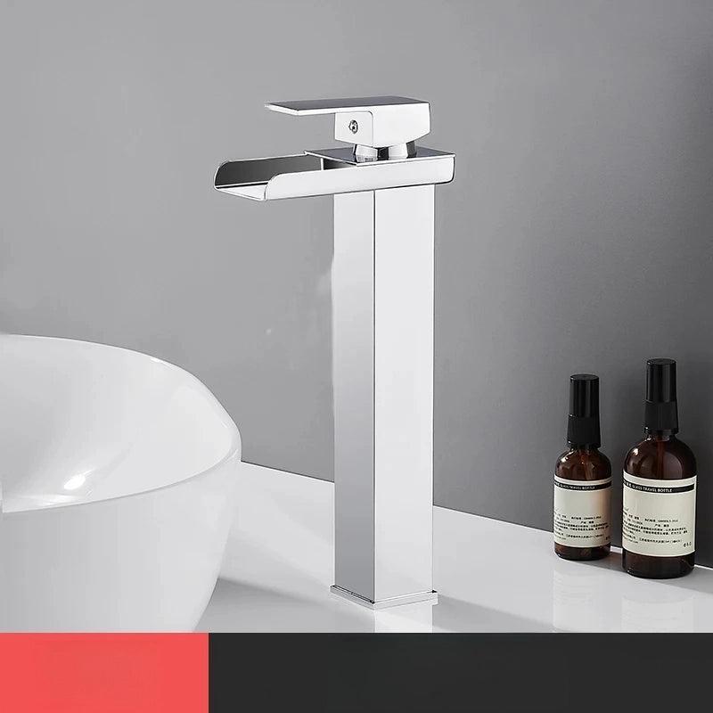 Torneria Lavabo Bancada Misturador: Durabilidade e elegância em seu banheiro. Compre agora e transforme sua rotina diária!