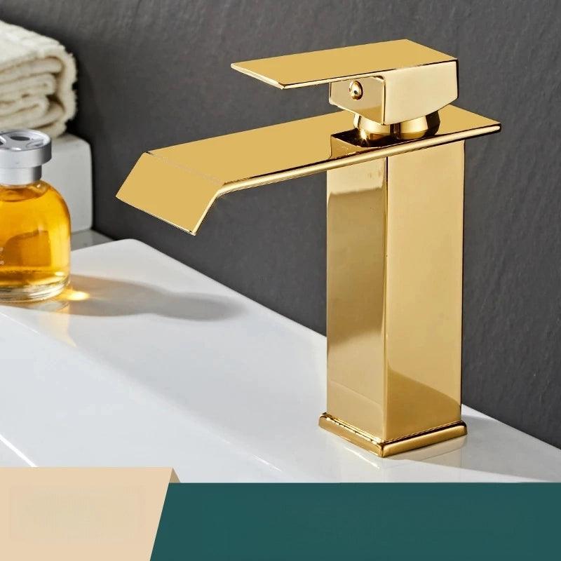 Torneria Lavabo Bancada Misturador: Durabilidade e elegância em seu banheiro. Compre agora e transforme sua rotina diária!