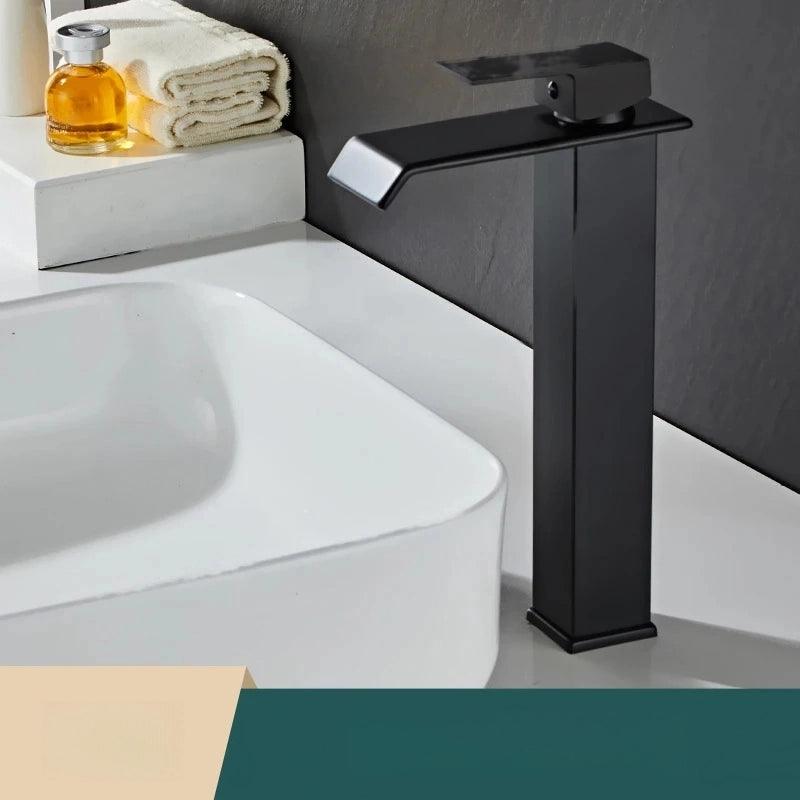 Torneria Lavabo Bancada Misturador: Durabilidade e elegância em seu banheiro. Compre agora e transforme sua rotina diária!