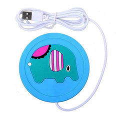 aquecedor de xícaras e caneca de silicone conectado a um cabo USB e uma xícara de café sobre ele. (