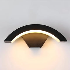 Comprar arandela de parede externa preta LED curva com sensor de movimento IP65 alumínio barato ou em promoção