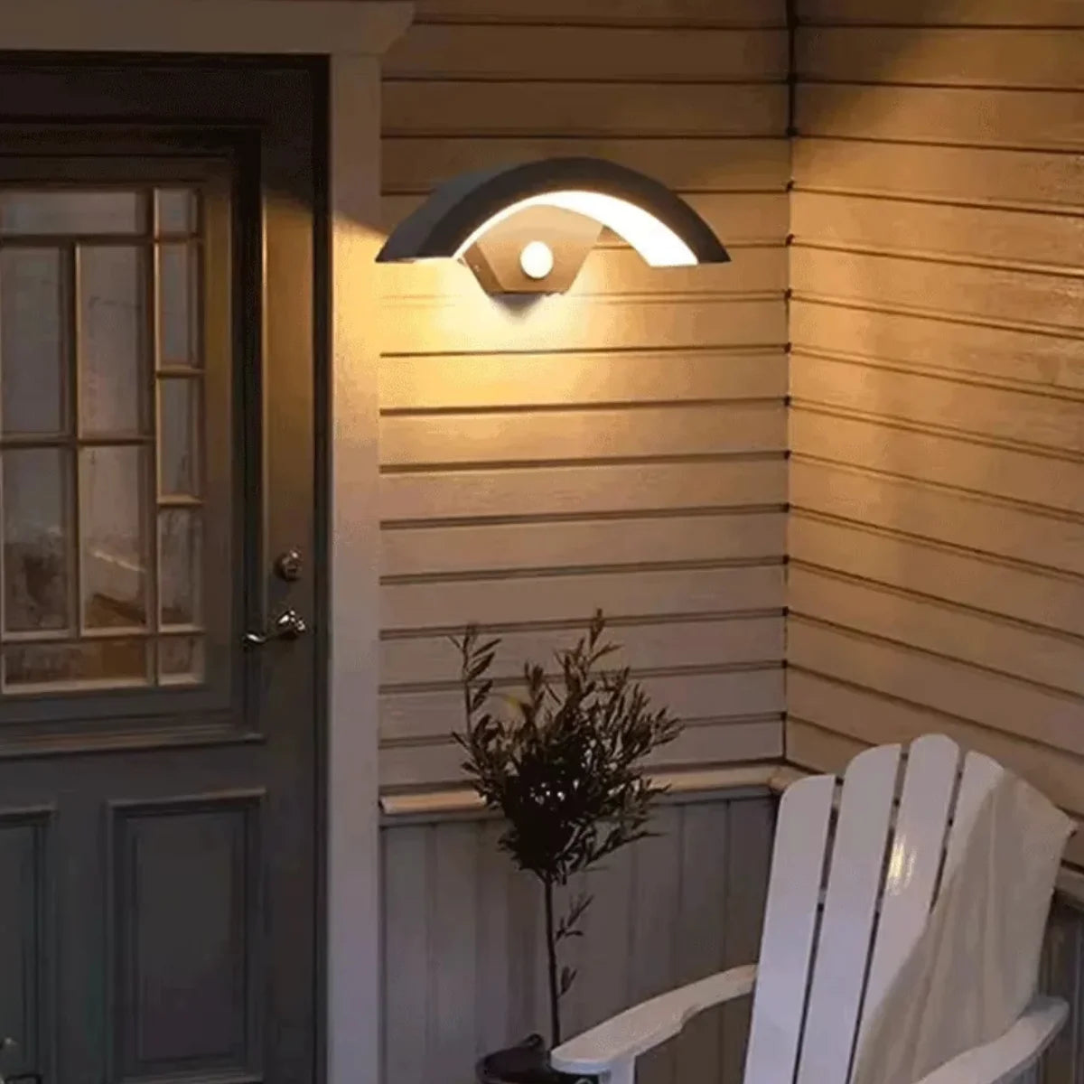 Comprar arandela de parede externa preta LED curva com sensor de movimento IP65 alumínio barato ou em promoção