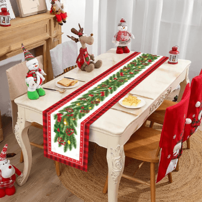 Encante suas celebrações com o Caminho de Mesa Natalino. Padrões festivos em poliéster premium para uma decoração única e memoráve