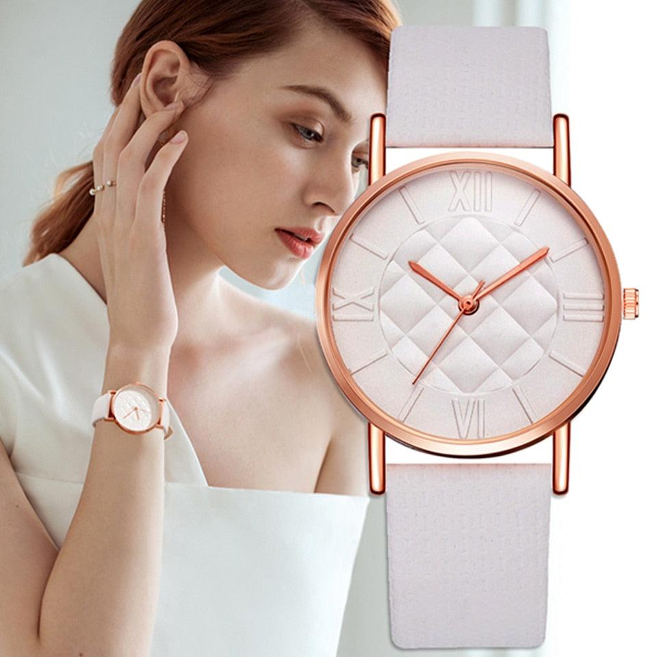 Relógio de Couro - Adicione estilo e sofisticação ao seu visual com este elegante acessório de quartzo e faixa de couro genuíno.