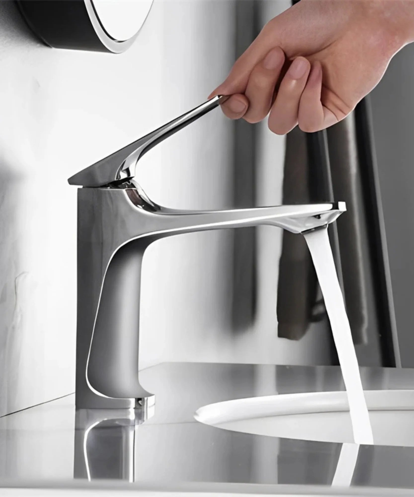 Comprar torneira monocomando para banheiro em metal escovado com arejador silencioso e design moderno para lavatório