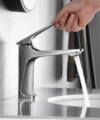 Comprar torneira monocomando para banheiro em metal escovado com arejador silencioso e design moderno para lavatório